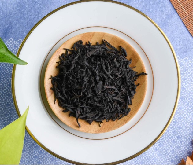 Shi Feng Dragonwell Black Tea (1 oz loose leaf)